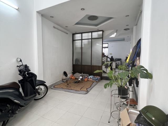 Nhà Gần Vincom Lê Văn Việt – 60m² – 2 Tầng BTCT – Hẻm 1 Sẹc – Giá Chỉ 3.7 Tỷ