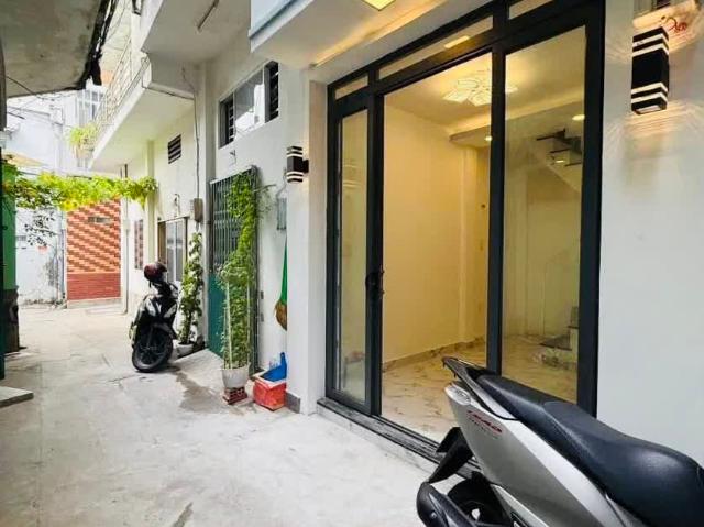 Nhà Gò Vấp 4.7 tỷ gần Chợ Gò Vấp 500m, sổ riêng, ở ngay!