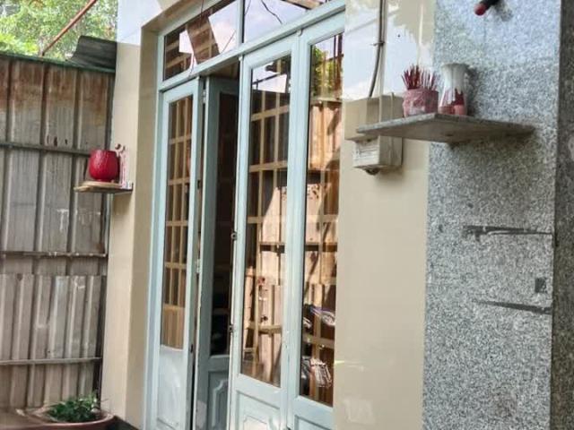 Nhà giấy tay trệt/lầu đúc gần đường chính Tạ Quang Bửu P5Q8