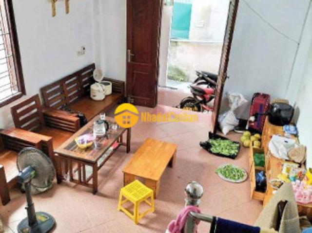Nhà dân tự xây lô góc 2 thoáng ô tô gần ở sướng
