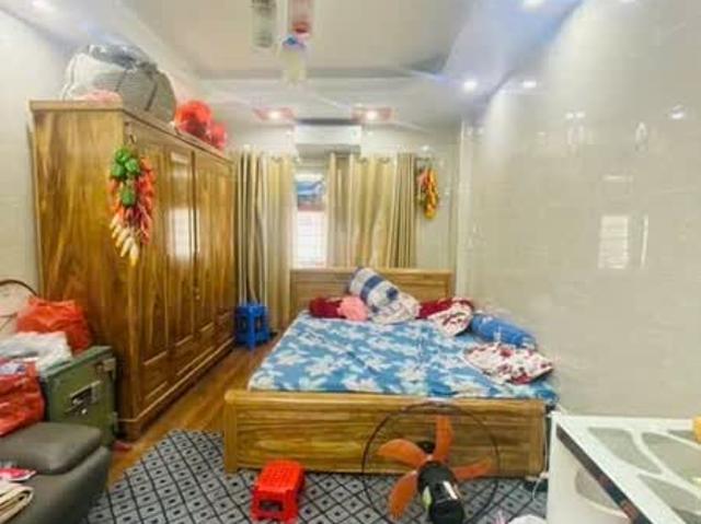 Nhà dân xây kiến cố chồng thêm tầng vô tư sổ hoa hậu a4 lô góc 3 thoáng ở sướng trần