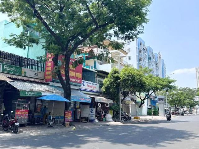 Nhà diện tích lớn 74m2 mặt tiền kinh doanh Nguyễn Văn Của P13 Q8