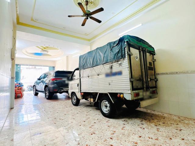 Nhà diện tích lớn, oto đậu trong nhà MT Ba Đình P10Q8 P. Chánh Hưng