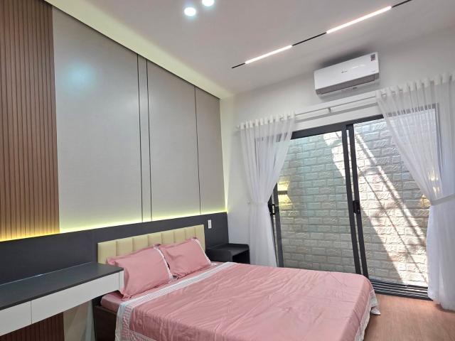 Nhà full nội thất xịn ô tô ngủ trong nhà kiệt âu cơ