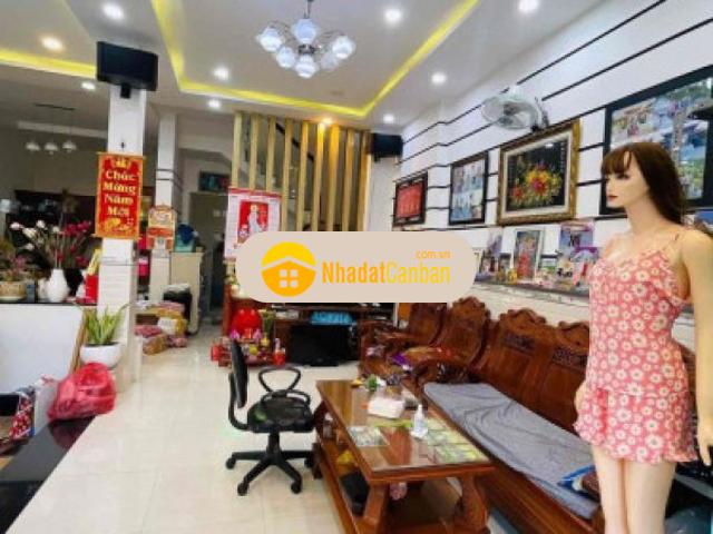 Nhà full nội thất giá lại rẻ chủ cần bán