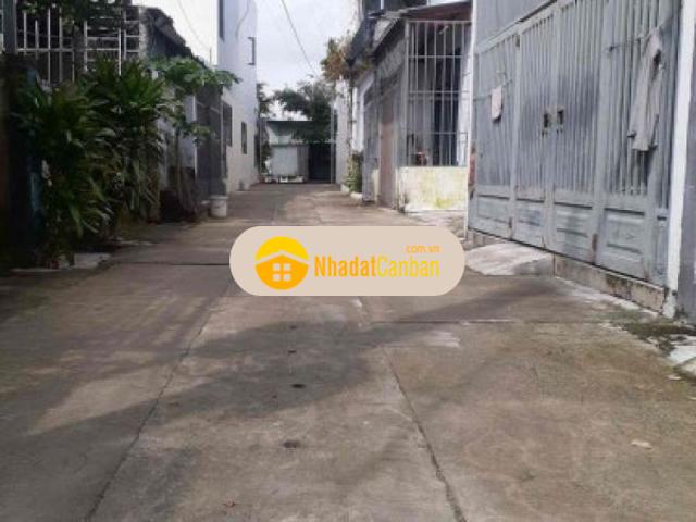 Nhà kiệt ô tô 4m bình kỳ diện tích khủng
