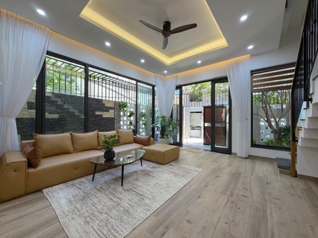 Nhà kiểu Biệt Thự mini gần Như Nguyệt, Góc 2 mặt thoáng, 78.7m2, ngang 6.5m, 3 tầng, 7. Xx tỷ