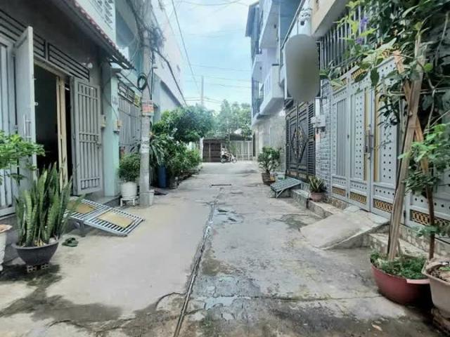 Nhà hẻm đường số 8, Bình Hưng Hòa B, Bình Tân dt 65m2 3 lầu 5pn 5wc giá 4ty399