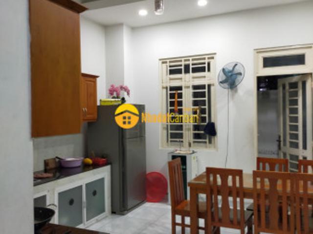 Nhà hẻm hxh đình phong phú dt 75m, 1 lầu vị trí đẹp