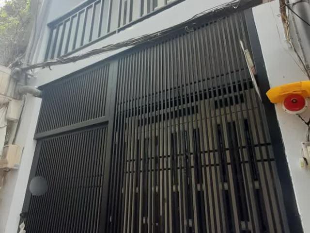 Nhà hẻm thẳng cách MT Ba Đình vài bước chân P10Q8