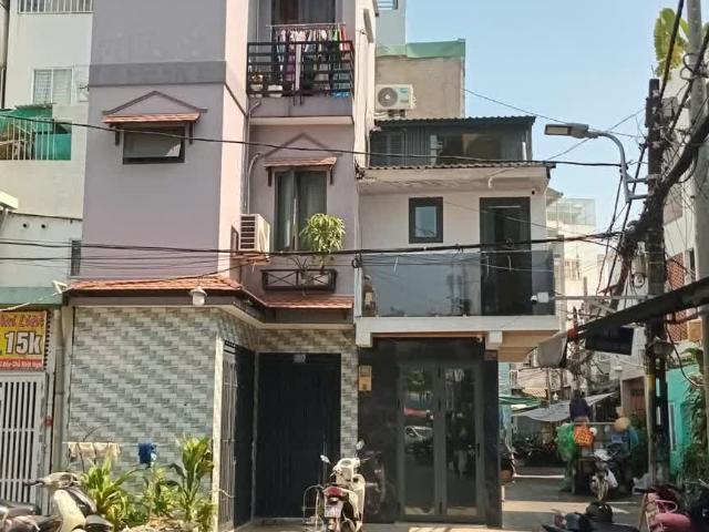 Nhà hiếm có Quận 4 ngay phố ẩm thực Vĩnh Khánh, xe hơi đậu trước cửa, chỉ nhỉnh 3 tỷ