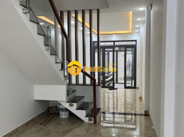 Nhà hxh đường 185 phước long b, dt 80m, 3 tầng giá tốt