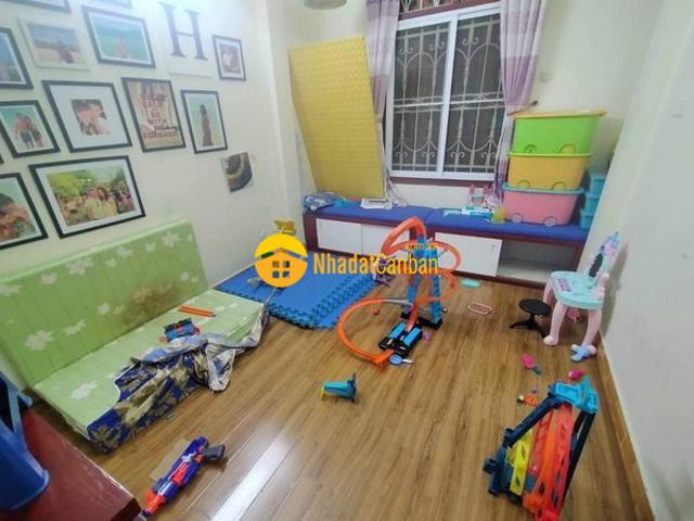 Nhà đội cấn 4 ngủ, ngõ thông giá chỉ 3 tỷ33m2, lh 0985342
