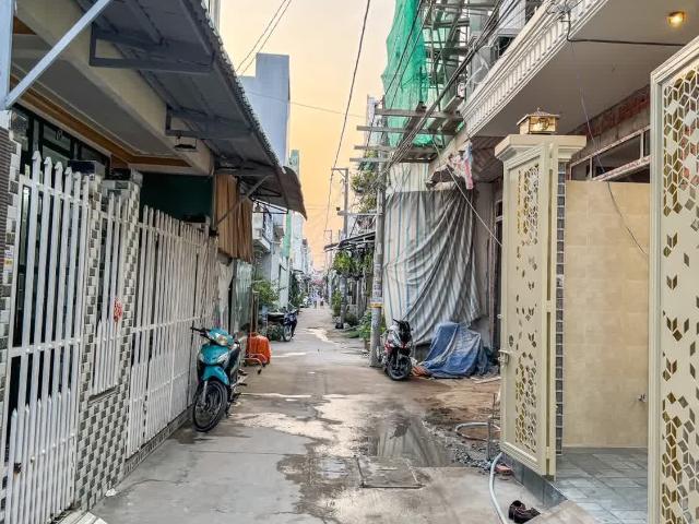 Nhà Lầu Hẻm 388 Nguyễn Văn Cừ Cách KDC Đại Ngân 200M