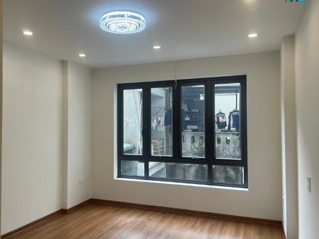 Nhà Lạc Long Quân Cầu Giấy, DT35m2, 6 tầng, thang máy, phân lô, ngõ thông, ôtô đỗ cổng 12.8 tỷ