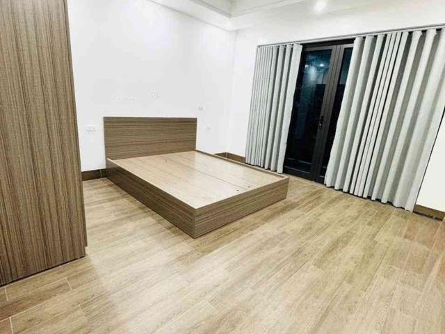 Nhà lô góc Him Lam 48,3m² x 4 tầng, 2 mặt thoáng, 9 ban công