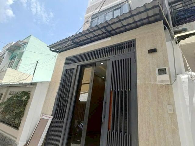 Nhà lô Hưng Phú mới dọn vào ở ngay 4x12.5m P10Q8 P. Chánh Hưng