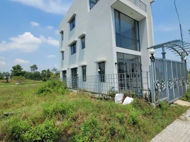 Nhà mặt đường nội bộ KDC Phúc Khang Làng Sen Đức Hòa DTSD 200m2 chỉ 2.8 tỷ Lh: 0902923