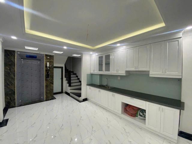 Nhà mặt ngõ phúc lợi 50m² – 6 tầng – thang máy – full nội thất