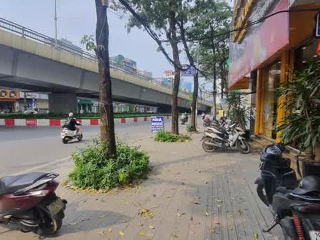 Nhà Mặt phố Nguyễn Chí Thanh, Đống Đa, 35m2 4T MT 5.5m, Siêu KD, Chỉ 13 Tỷ ️