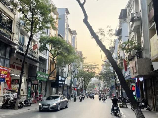 Nhà Mặt Phố khu vực Thụy Khuê Hoàng Hoa Thám, Q. Tây Hồ. KD, vỉa hè, ô tô tránh chỉ 8 tỷ