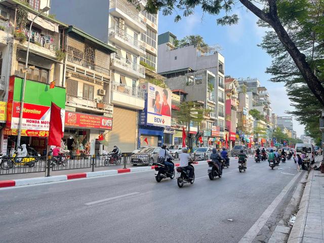 Nhà mặt phố tôn đức thắng, đống đa, 50m2 5t mt 5,5m, giá cực rẻ 28 tỷ