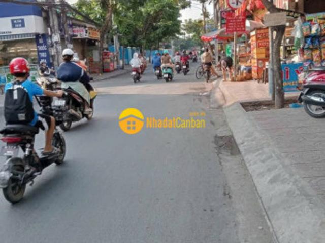 Nhà mặt tiền kinh doanh đường liên ấp 2 6 diện tích 9 x 32 giá 13.5 tỷ