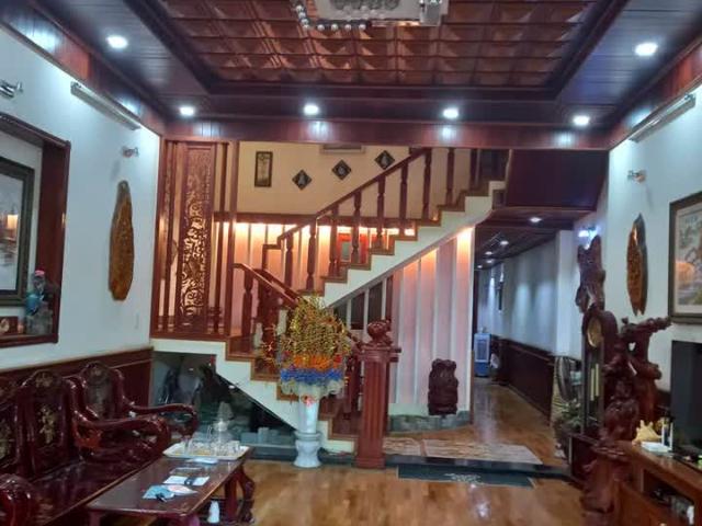 Nhà Mặt Tiền Lê Tấn Trung 118m2, 3 tầng kiên cố nội thất Cao Cấp