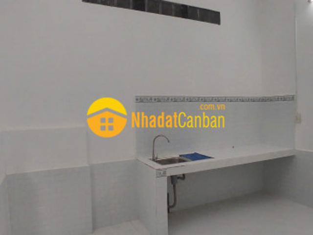 Nhà mặt tiền lê văn việt tăng nhơn phú b, dt 150m cấp 4