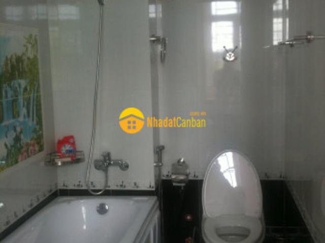 Nhà mặt tiền đường 185 phường phước long b, tp hcm 1 trệt 2 lầu. 200m2 giá 19,5ty tl