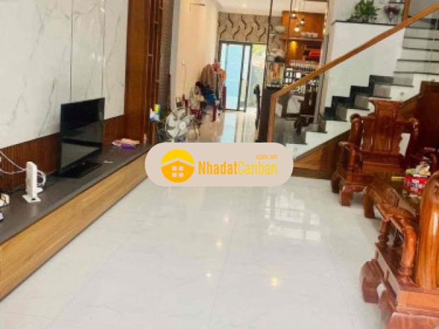 Nhà mặt tiền đường đống công tường cẩm lệ