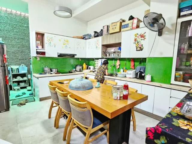 Nhà mặt tiền Tây Sơn ngay chợ Tân Hương, 4 x19m, 5 Tầng BTCT, 5 PN, chỉ 9.8 Tỷ