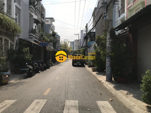 Nha măt tiên go vâp 105m2, ngang 5.5m 3 tâng. Chi 10 ty 800tr