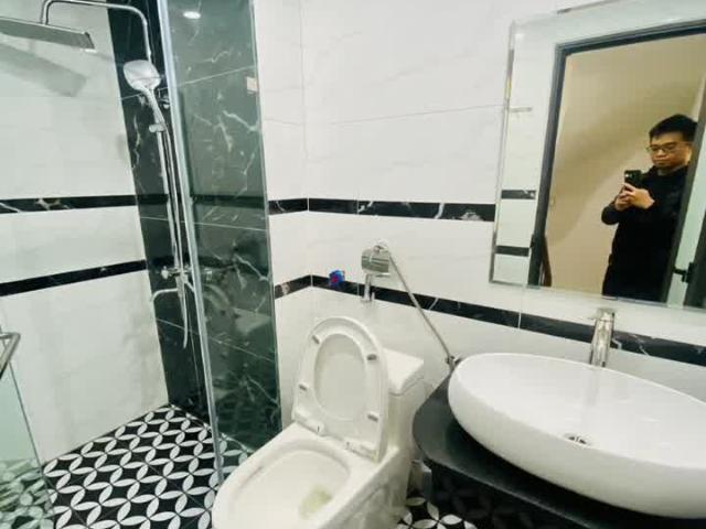 Nhà mới hoàn thiện, chính chủ cho thuê, VP, Kinh doanh 136m2_ 4.5T  33 Tr. Mai Dịch