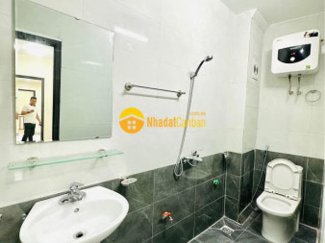 Nhà mới kính koong 6 tầng thang máy ngõ thông 80m ra phố trịnh đình cửu