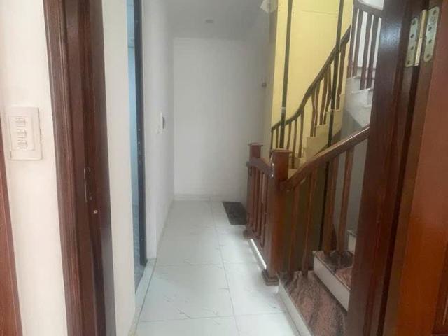 Nhà mới koong chỉ 12xx tỷ 39m2*6t, lô góc, 2 thoáng, ngõ thông. Phố Lạc Long Quân
