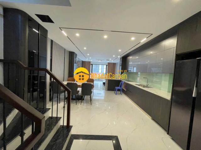Nhà mới đẹp 2 mặt thoáng đường thông ô tô ngõ phố ngọc thụy dt 52m2. Giá 13.8 tỷ