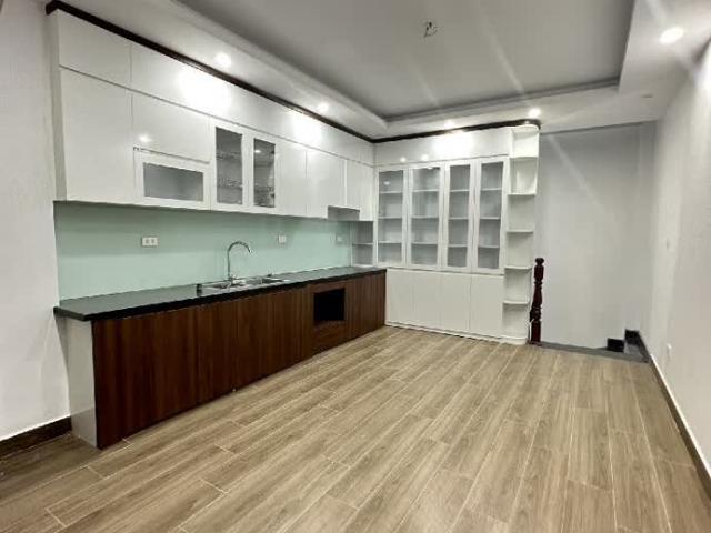 Nhà mới đẹp, khu phân lô, ngõ ô tô tránh, gara ô tô, gần Aeon Long Biên, 52M, 8.8x tỷ