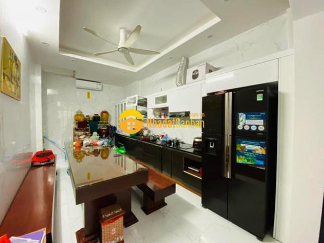 Nhà mới đẹp kim đồng cần bán 54m 5 tầng giá 9.2 tỷ