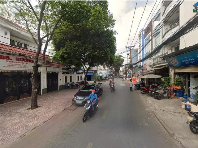 Nhà Mới Quận 10, 6 X 7m, 2 Tầng, Nội Thất Cao Cấp, 3 Phòng Ngủ, Không Quy Hoạch, Gần Toà Nhà