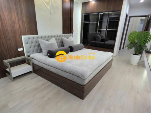 Nhà mới thang máy thượng thanh 52.8m2 5 tầng 10. X tỷ