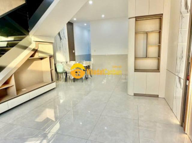 Nhà mới xây 100 dọn vào ở ngay, cách mậu thân 2 vài chục mét, phường phước hậu, vĩnh long