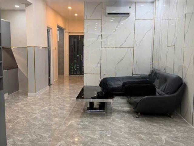 Nhà mới 2 tầng 4.2x15m nở hậu 5.7m HXH sát đường An Dương Vương P3Q5