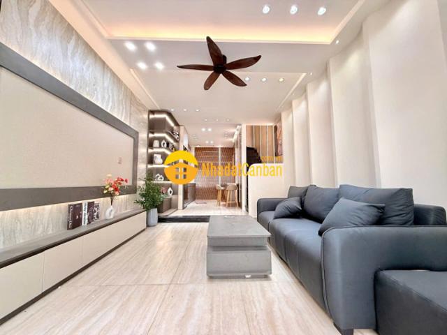 Nhà mới 3 tầng view cityland, tặng full nội thất