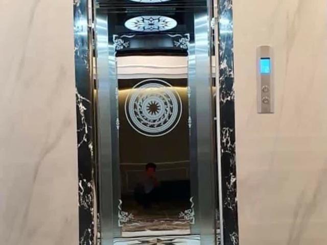 Nhà mình cho thuê nhà mới, hai cửa đi, Đội Cấn  vỉa hè 94m2* 5T 30 Tr