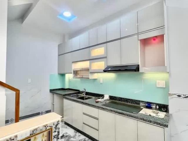 Nhà MT kinh doanh Phước Long B, 3 tầng KC, 88m2, 4 PN, Hoàn công