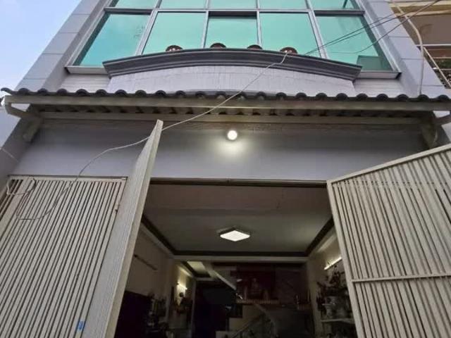 Nhà Nở hậu 2lầu/HC đủ hẻm 184 Âu Dương Lân P3Q8