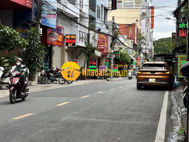 Nhà nát q. 10 sát mt 82m² hẻm xe tải ôtô ngủ trong nhà giá 14 tỷ
