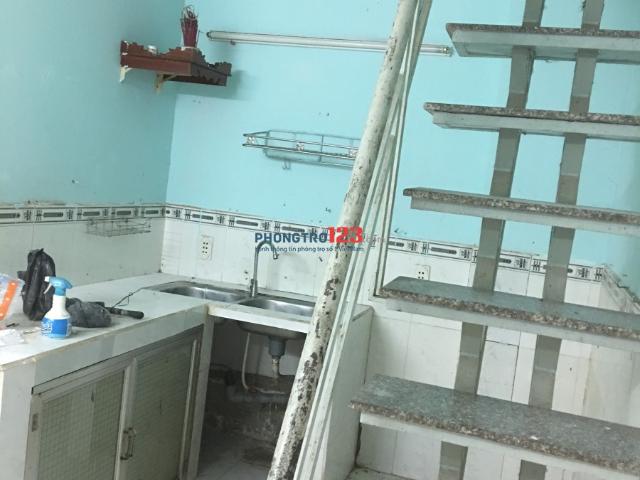 Nhà nguyên căn 4x8 1 trệt 1 lầu