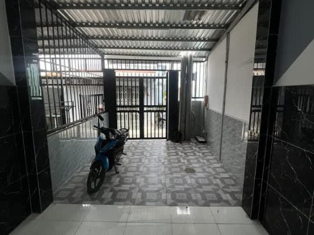 Nhà Nguyên Căn Ngay Cầu ông 4 không ngập nước 2Pn 8tr/th